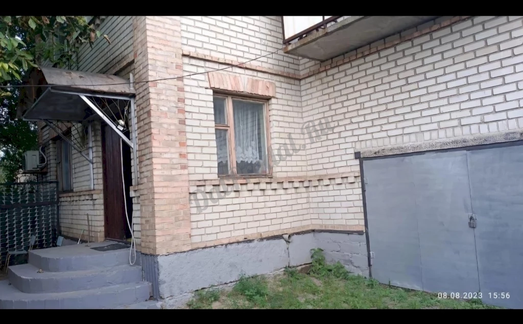Продам 2-х этажный дом 500 м2 в городе Луганск улица Танковая