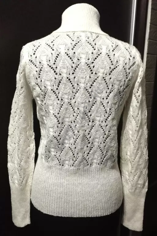 Продаётся женский свитер. Новый