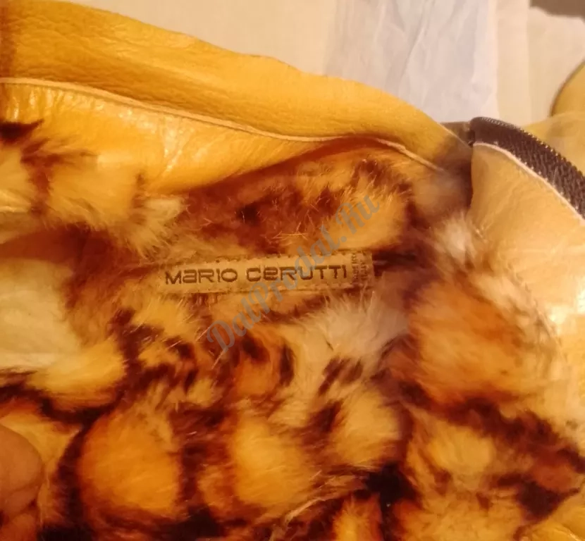 Продаются женские сапоги. Новые