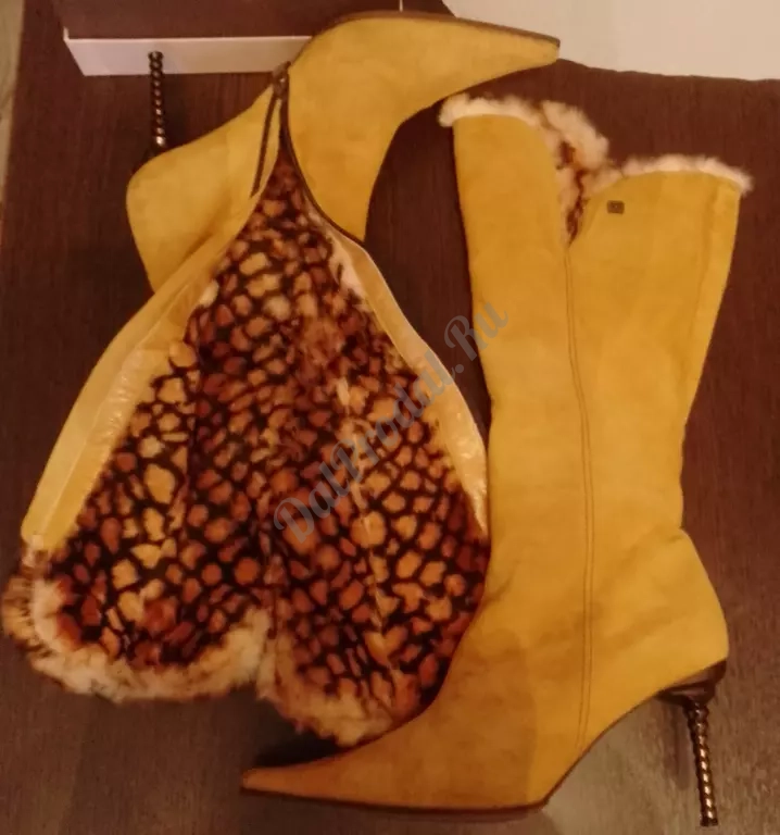 Продаются женские сапоги. Новые