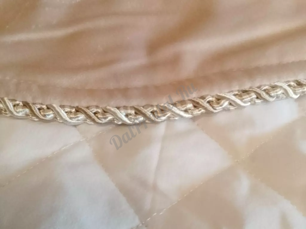 Продаётся покрывало. Новое в чехле