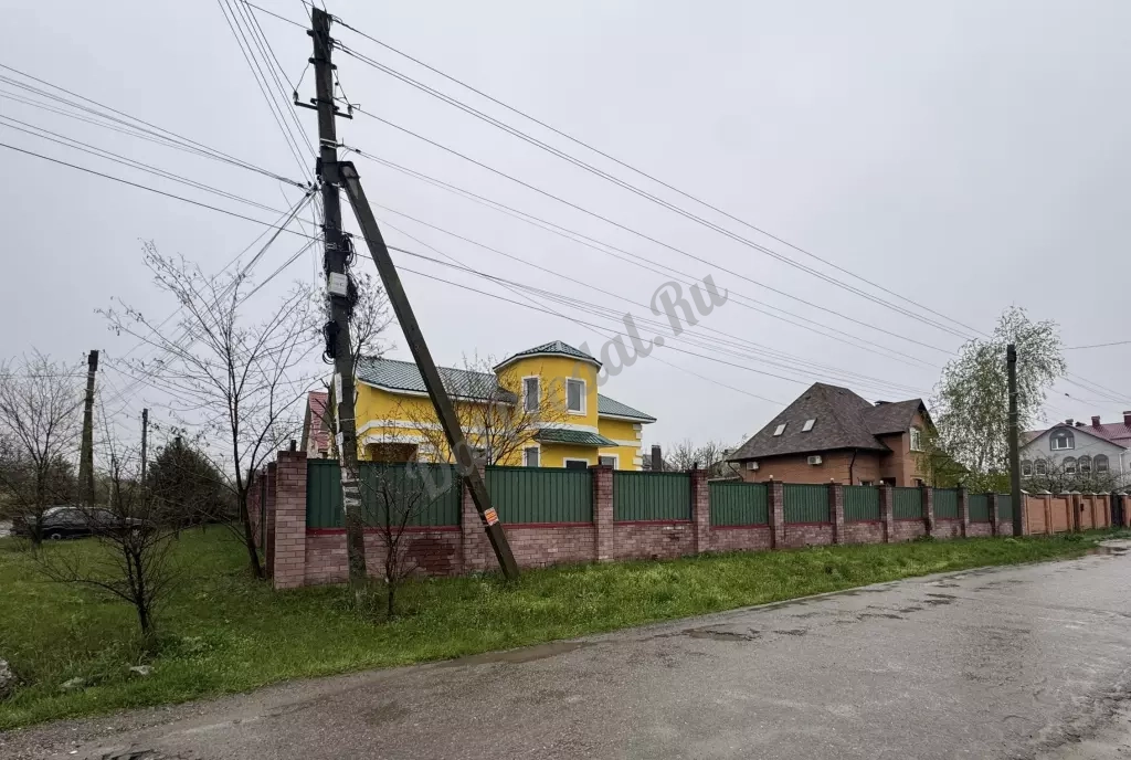 Продам дом на Видном 200м2