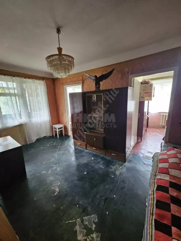 Продам 4-х комн квартиру в городе Луганск квартал 50-лет Октября