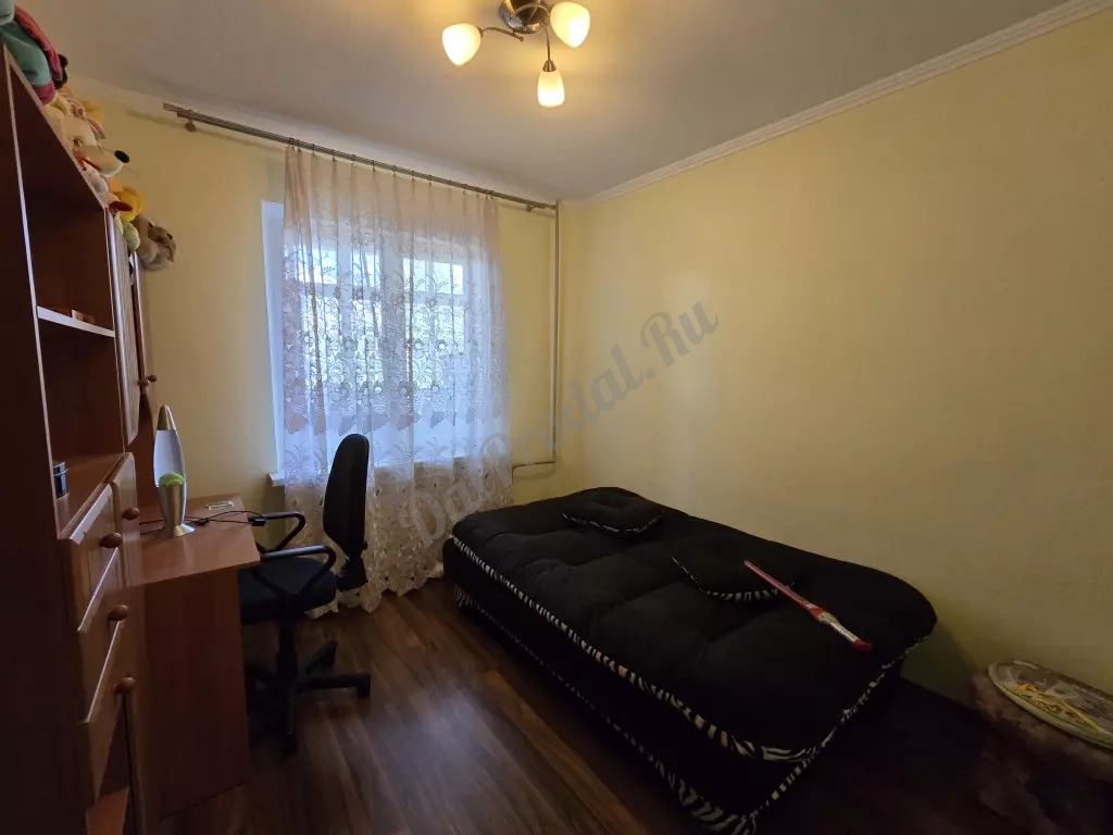 Продам 3к квартиру. Дзержинского, 1/12 эт