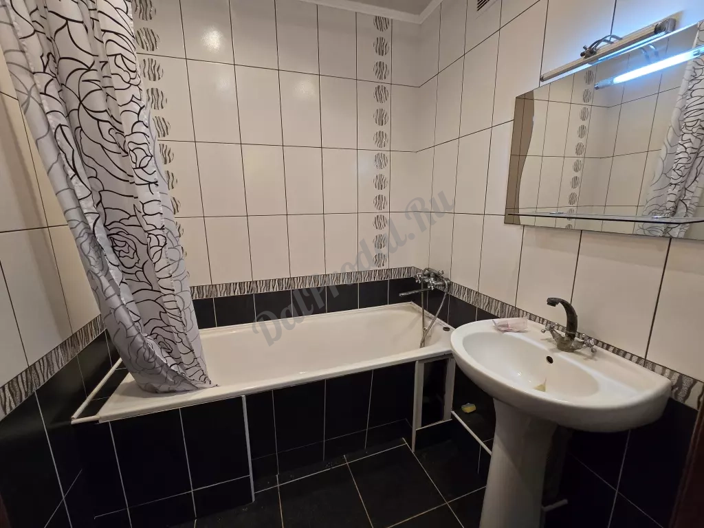 Продам 3к квартиру. Дзержинского, 1/12 эт