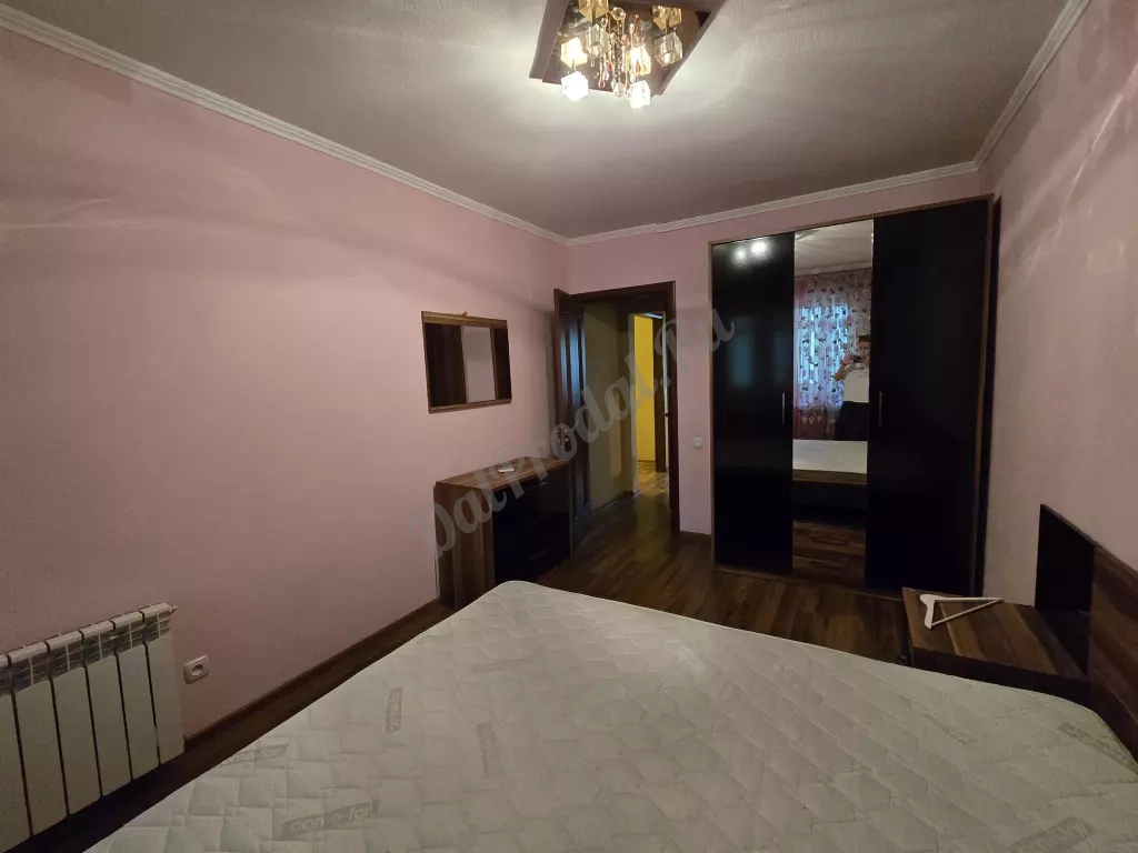 Продам 3к квартиру. Дзержинского, 1/12 эт