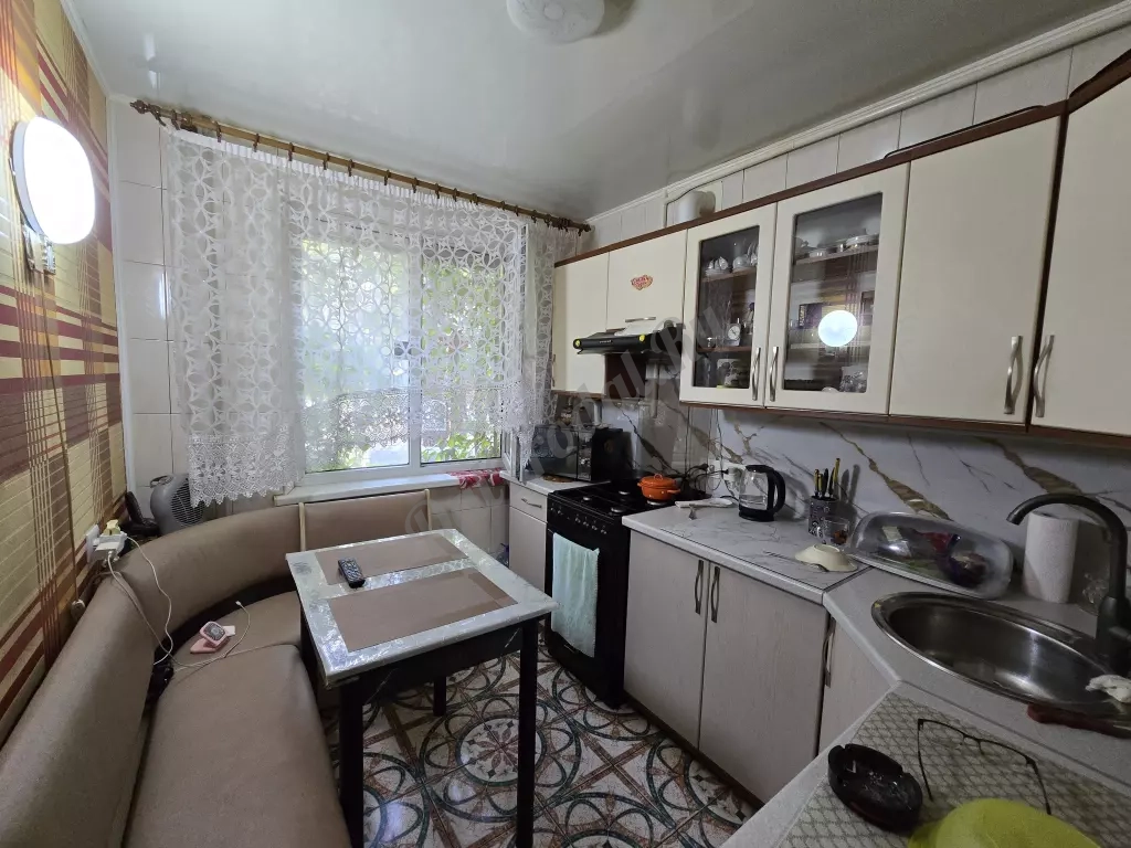 Продам 2к кв. 50 лет Октября, 1/5 эт