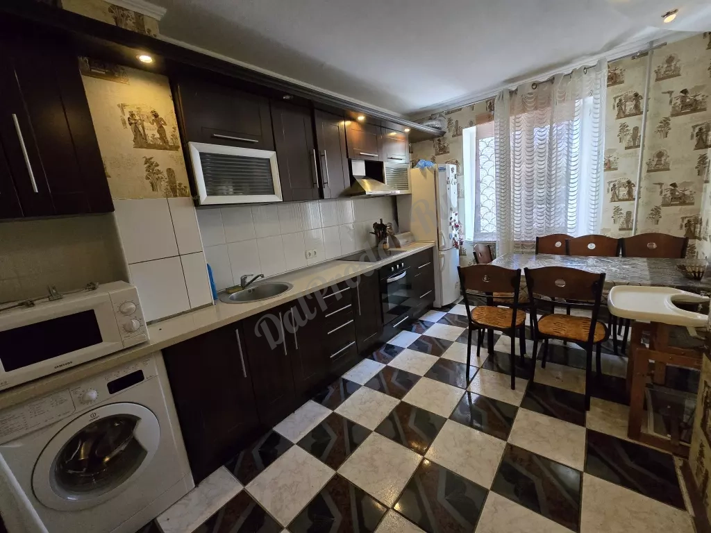 Продам 3к квартиру. Дзержинского, 1/12 эт