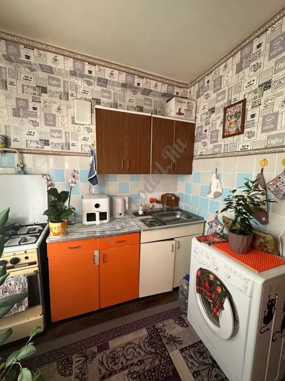 Продам 2-х комн квартиру в городе Луганск улица Крапивницкого