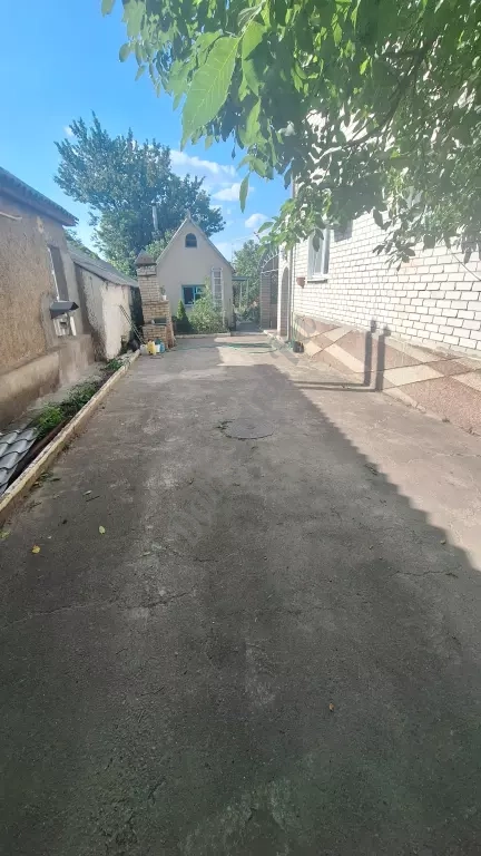Продам 2-х этажный дом в городе Луганск район завода "Маршал "