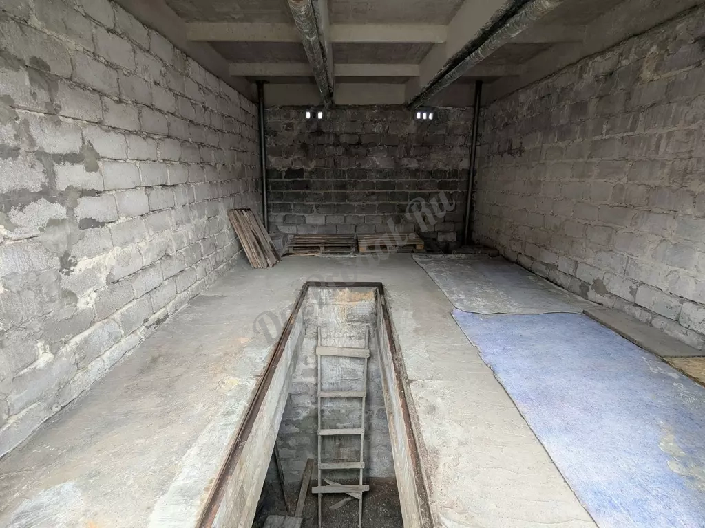 Продам капитальный гараж 6x4.5 м., кооператив Мирный, Луганск