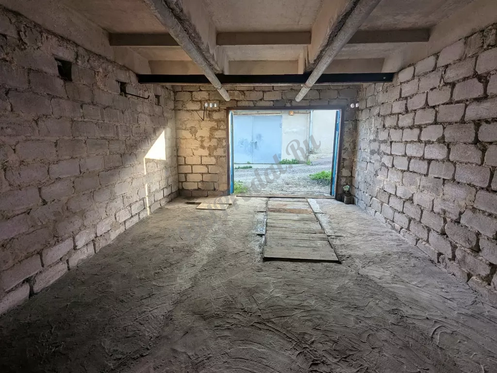 Продам капитальный гараж 6x4.5 м., кооператив Мирный, Луганск