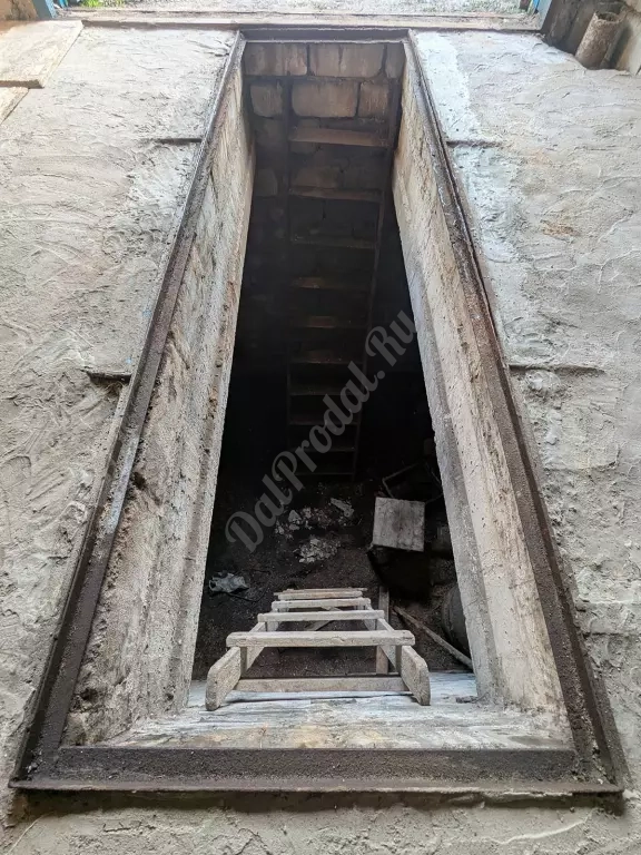 Продам капитальный гараж 6x4.5 м., кооператив Мирный, Луганск