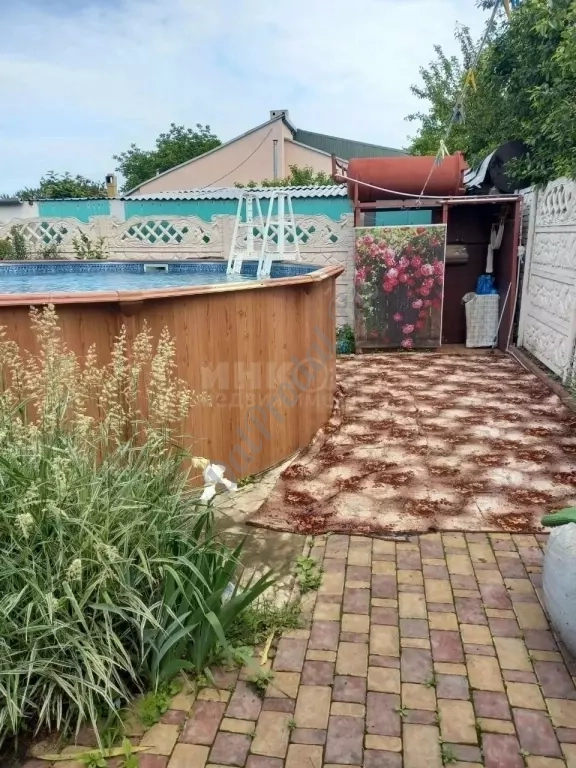 Продам дом 285 м2 в городе Луганск район "Черного Кота "