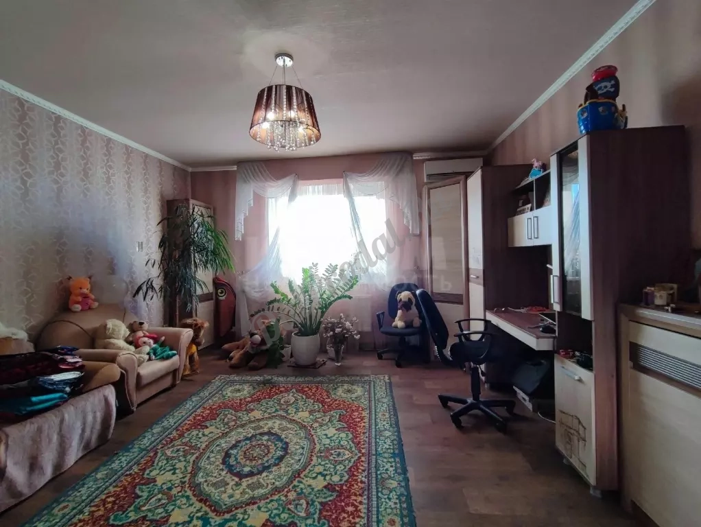 Продам дом 285 м2 в городе Луганск район "Черного Кота "
