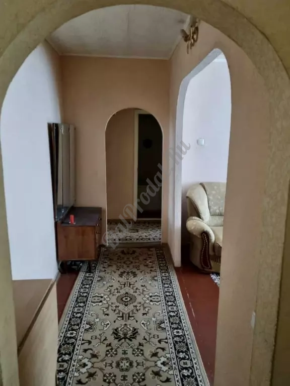 🔑 Продам 3-к. квартиру с ремонтом, индивидуальным отоплением и скважиной, г. Свердловск, квартал 60 лет СССР, дом 37, 2/9 этаж, не угловая