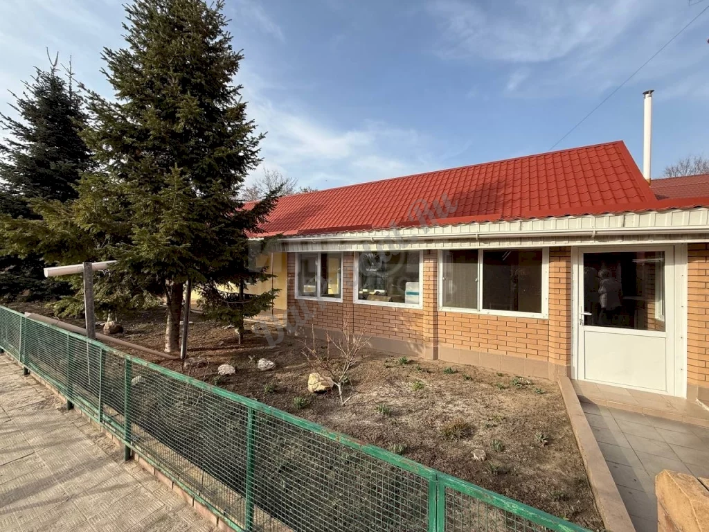 Продам 2-х этажный дом в городе Луганск Станица-Луганская