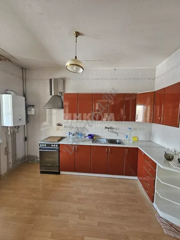 Продам 3-х комн квартиру с авт отоп в Центре города Луганск