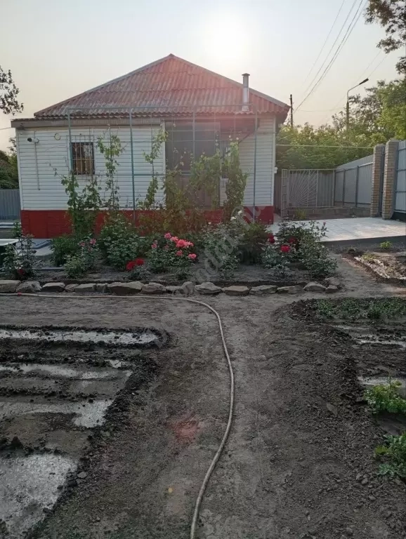Продам дом в городе Луганск поселок Тепличное