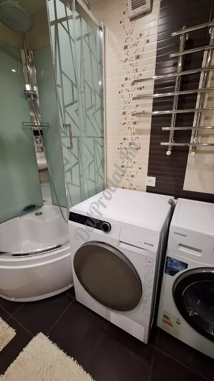 Продам 2а дома в центре города Луганск район "Динамо "