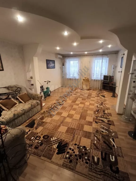 Продам дом в центре, ул.Сосюры 232м2, 7 соток