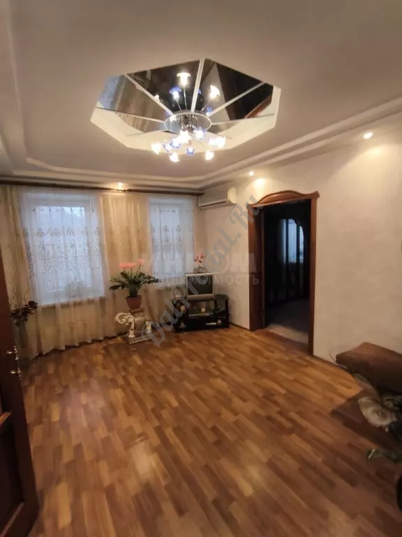 Продам дом в центре, ул.Сосюры 232м2, 7 соток