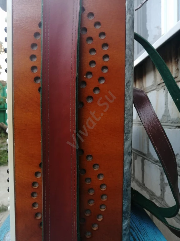 Продается баян с чехлом