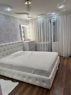 Продажа квартиры, 3 комнаты, 75 м², агент