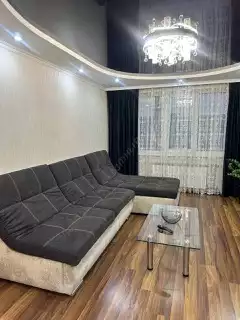 Продажа квартиры, 3 комнаты, 75 м², агент