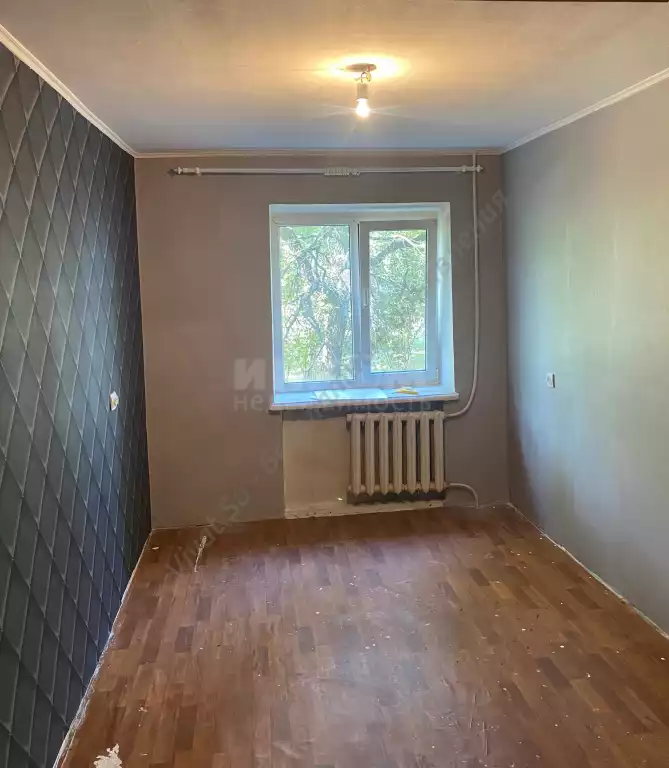 Продажа квартиры, 3 комнаты, 58 м², агент