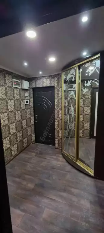 Продажа квартиры, 3 комнаты, 62 м², агент