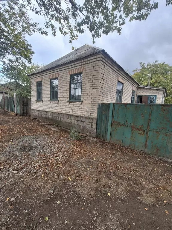 Продам дом в Тепличном ,ул.Молодежная ,66м2