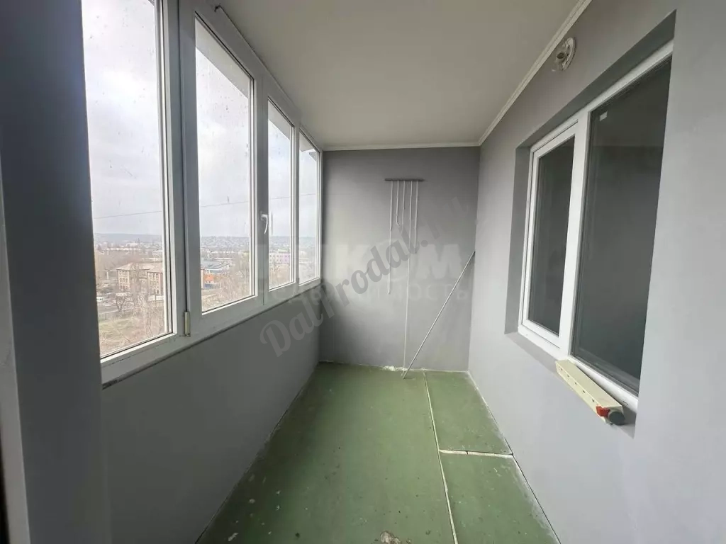 Продам 3к квартиру на 1ом Микрорайоне