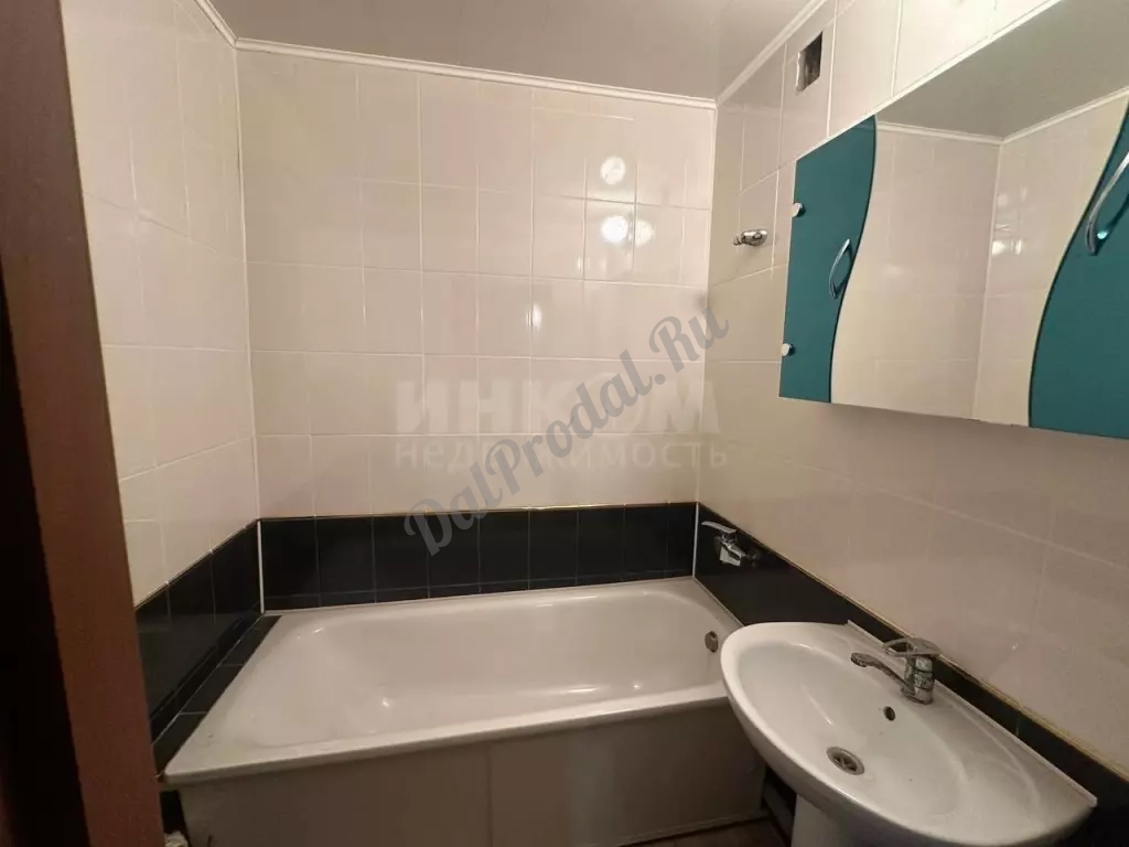 Продам 3к квартиру на 1ом Микрорайоне