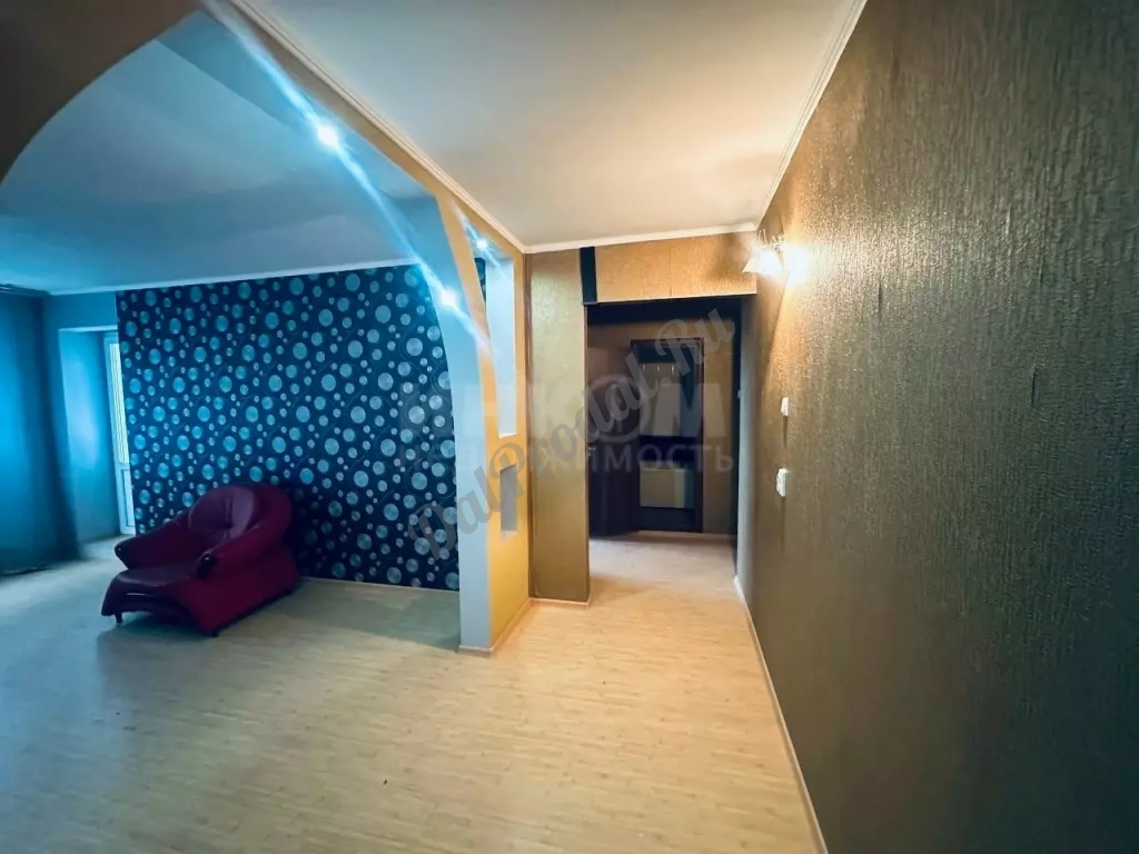 Продам 3к квартиру на 1ом Микрорайоне