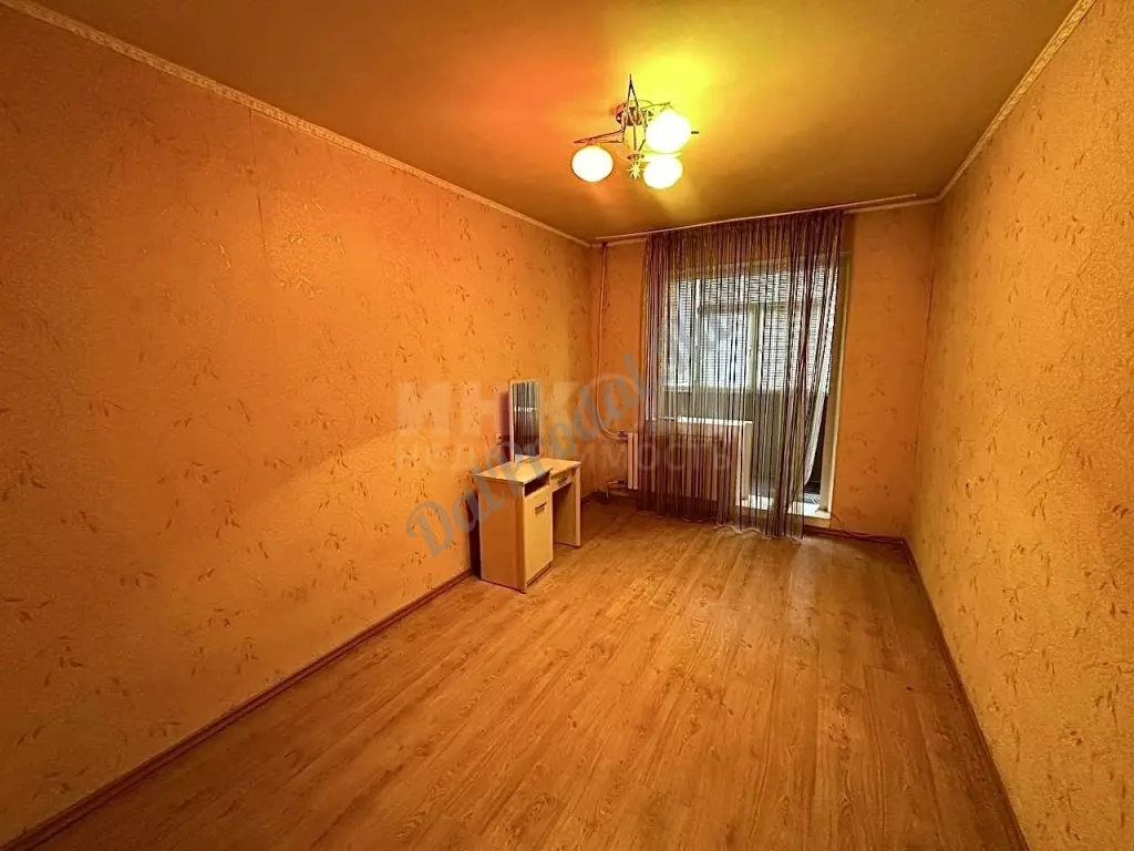 Продам 3к квартиру на 1ом Микрорайоне