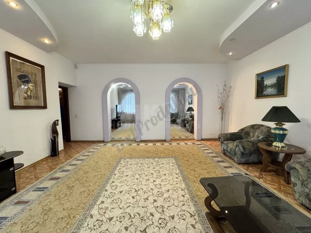 Продам дом рн Атрима, 418м2, 15 соток земли