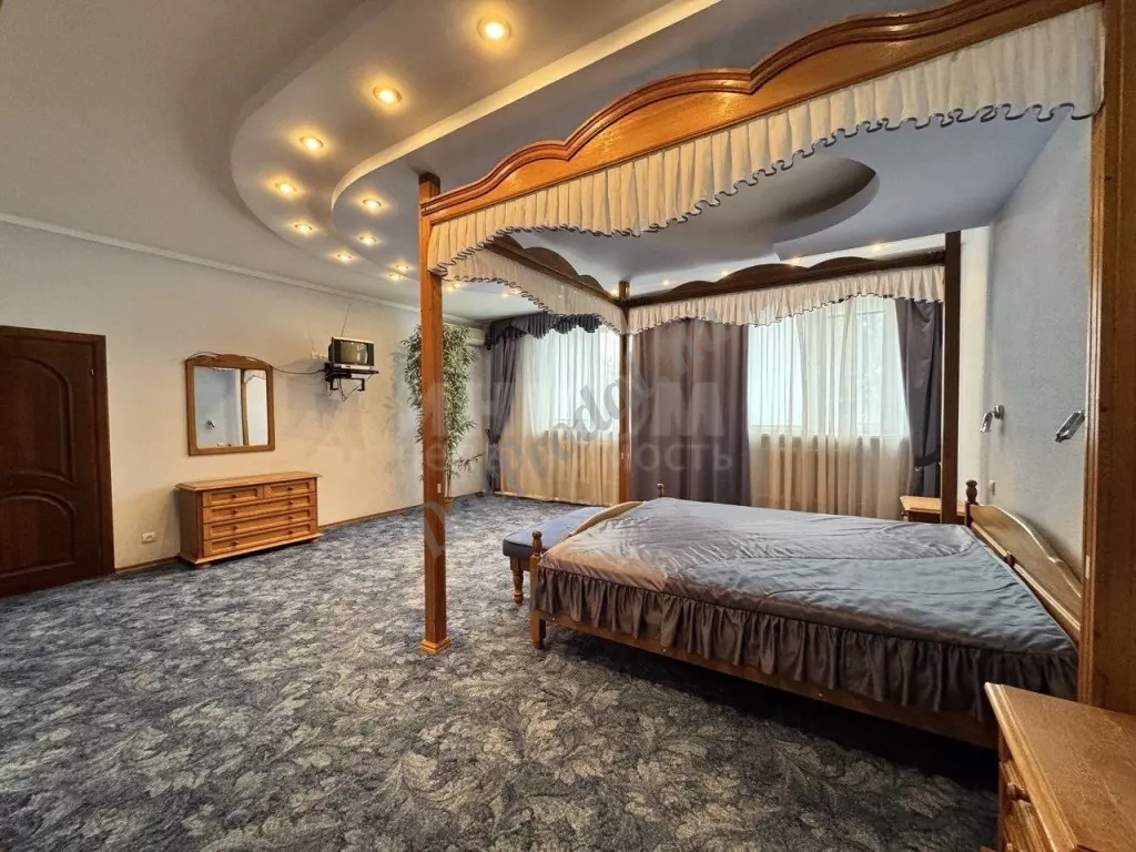 Продам дом рн Атрима, 418м2, 15 соток земли