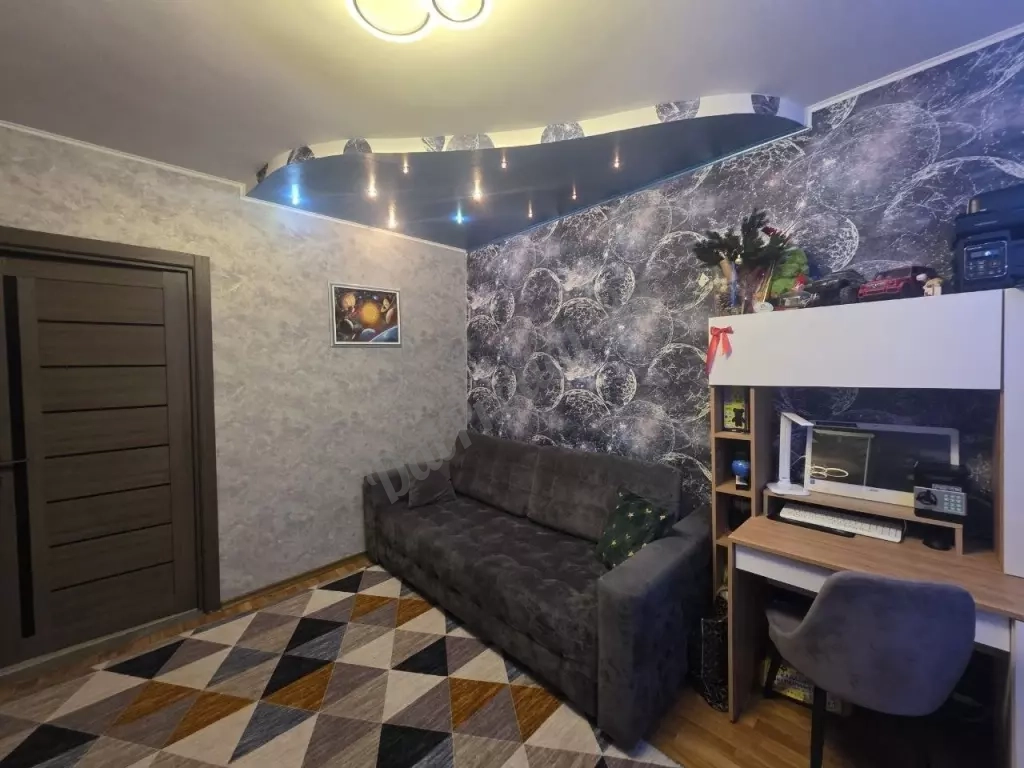 Продам 3к квартиру на кв.Пролетариата Донбасса ,4/9эт