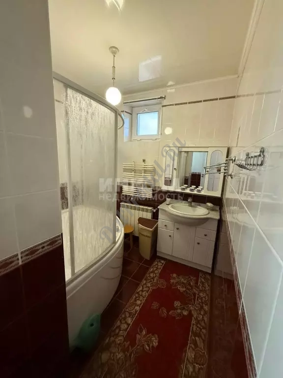 Продам 2-х этажный дом в Станице-Луганской, Макарово