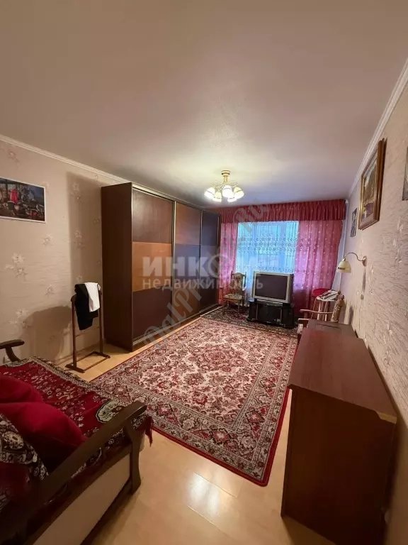 Продам 2-х этажный дом в Станице-Луганской, Макарово