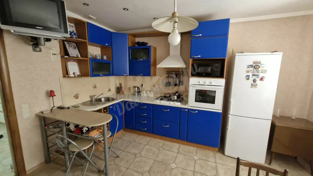 Продам 2-х этажный дом в городе Луганск