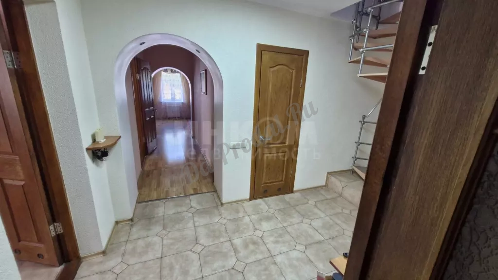 Продам 2-х этажный дом в городе Луганск