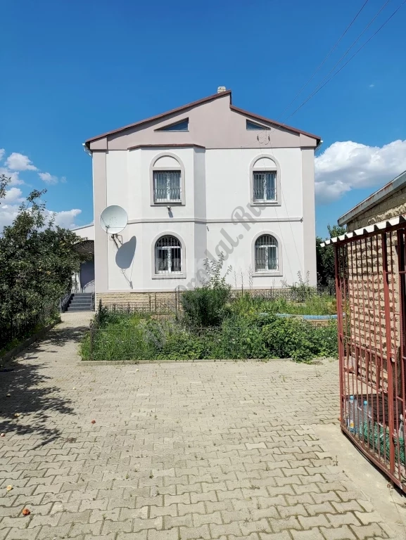 Продам дом 350 м2 в городе Луганск улица Смоленская
