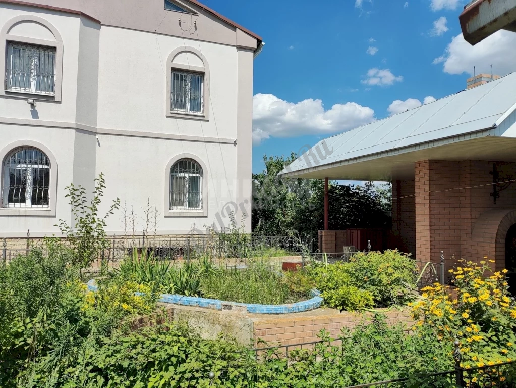 Продам дом 350 м2 в городе Луганск улица Смоленская