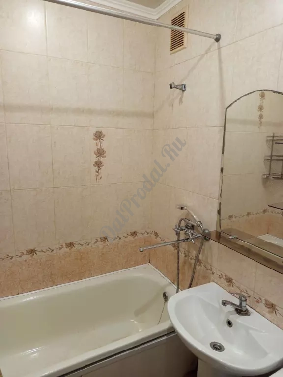 Продам 2-х комн квартиру в городе Луганск городок ОР