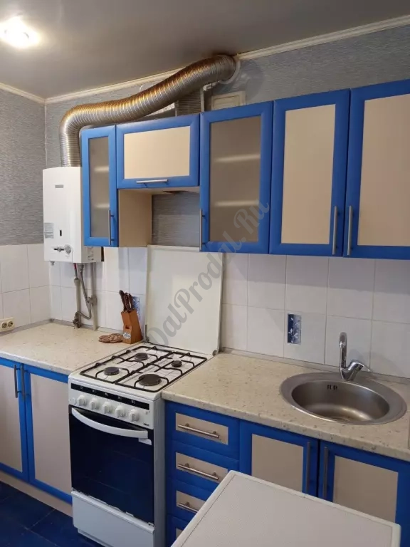 Продам 2-х комн квартиру в городе Луганск городок ОР