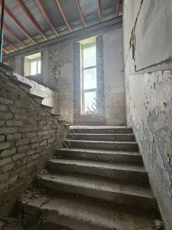 Продам помещение 1031.1 м2 в городе Луганск улица Артёма