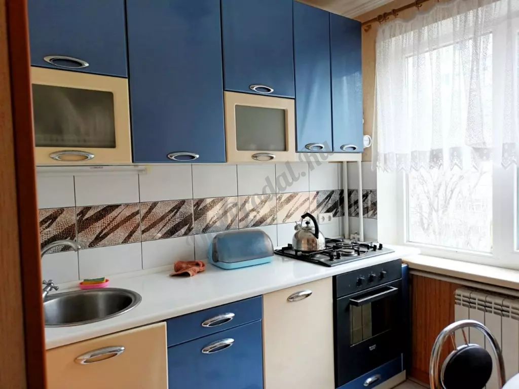 Продам 3-х комн квартиру с авт отоп в городе Луганск улица 30-летия Победы