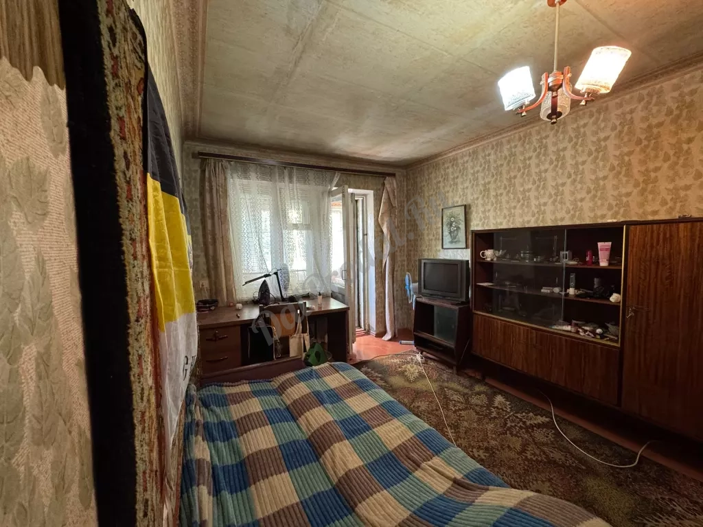 Продам 2-х комн квартиру в городе Луганск улица Демина
